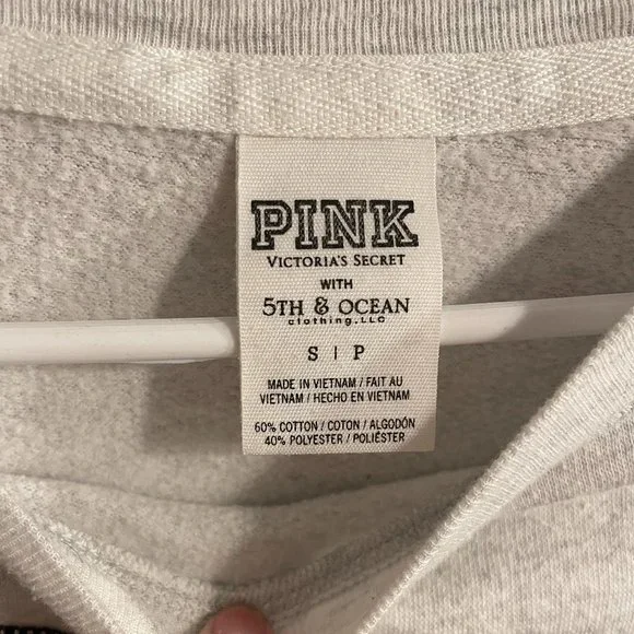 University of Iowa Sweatshirt - Picture 2 of 4